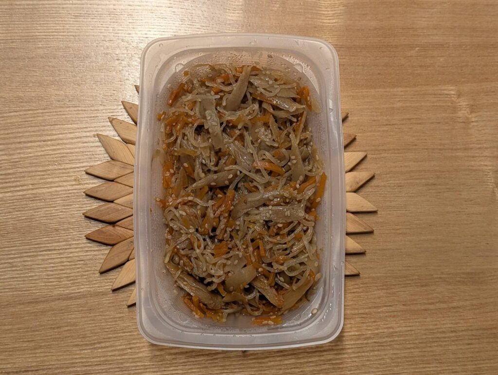 ごぼうと白滝のきんぴら 盛り付けの様子