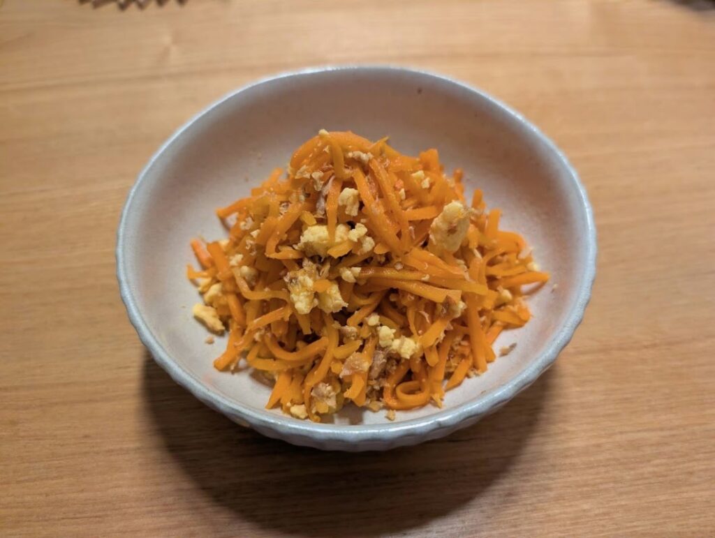 ツクリオ にんじんしりしりを盛りつけたところ